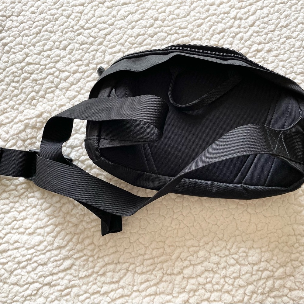 TNF Roo Fanny Pack - Picture 2 of 4
